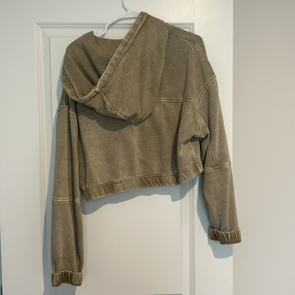 UO Yogi Fleece Cropped Hoodie Sweatshirt - Picture 3 of 3